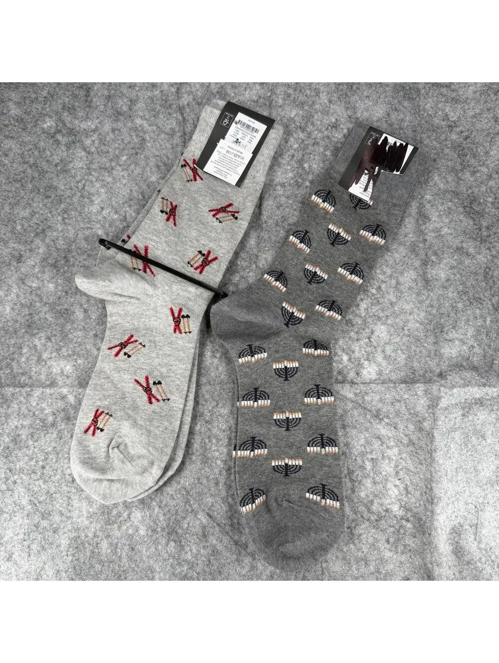 Bundle of 2 Men’s J. Crew Lightweight Dress Socks Menorahs Snow Skis Gray 927